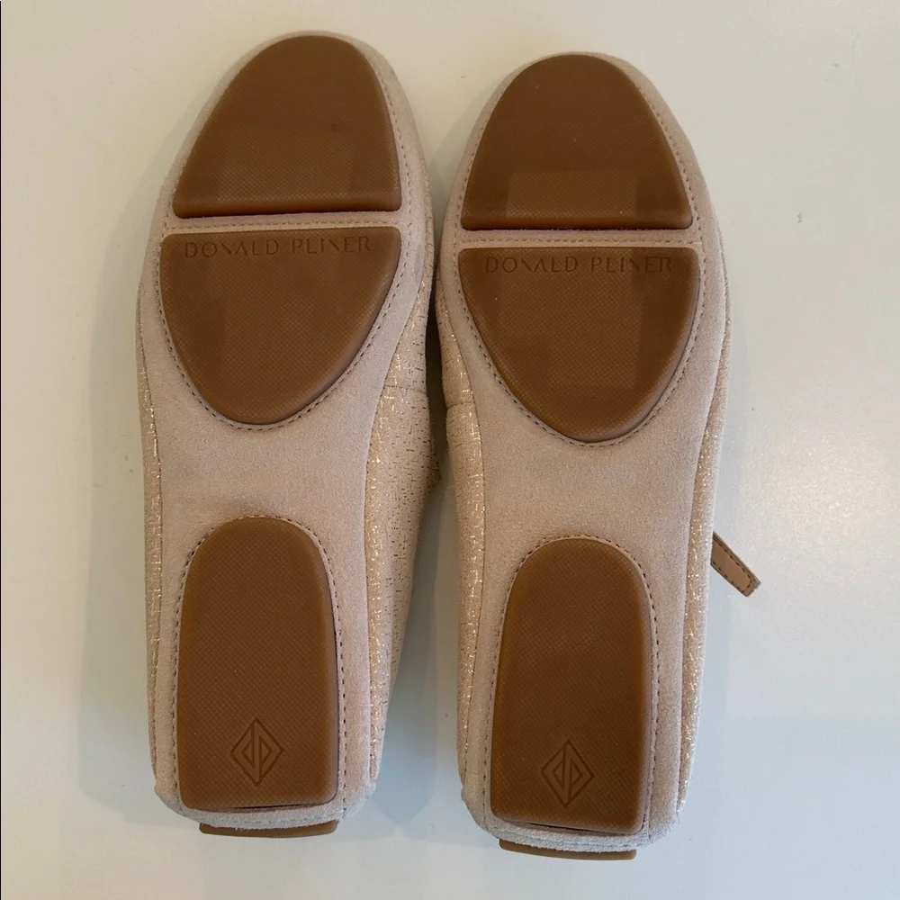 New Donald J. Pliner Beige Mary Jane Shoes.  Size 7B.